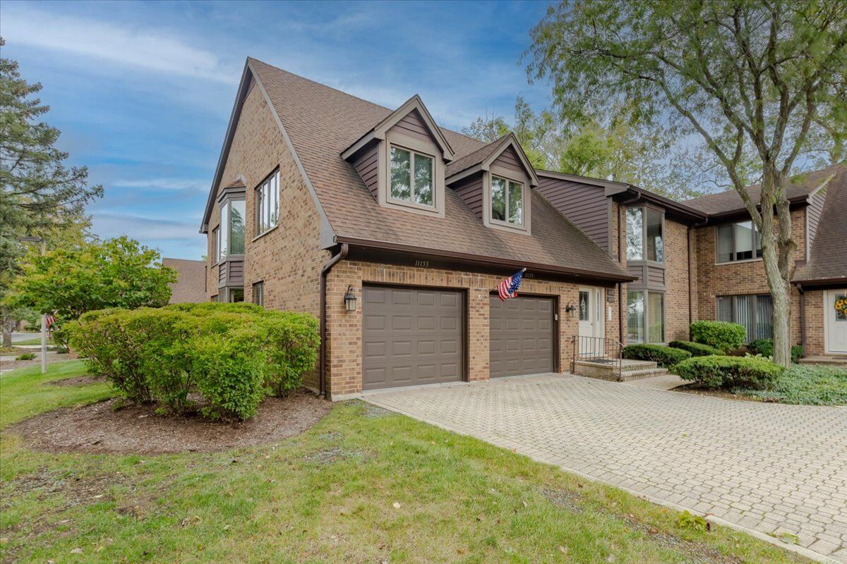 Property Photo: 11153 Regency Drive IL 60154