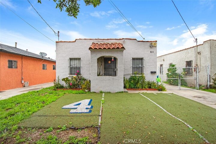 Property Photo:  611 W 91st Street  CA 90044 