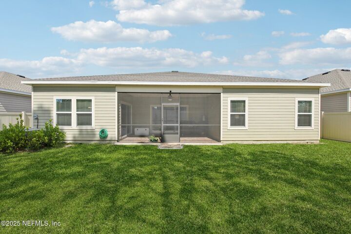 Property Photo: 7558 Nasturtium Way FL 32219