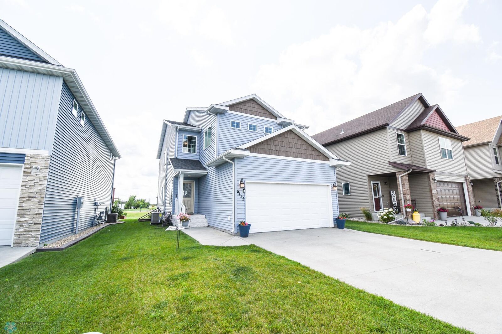 Property Photo: 5432 49th Avenue S ND 58104