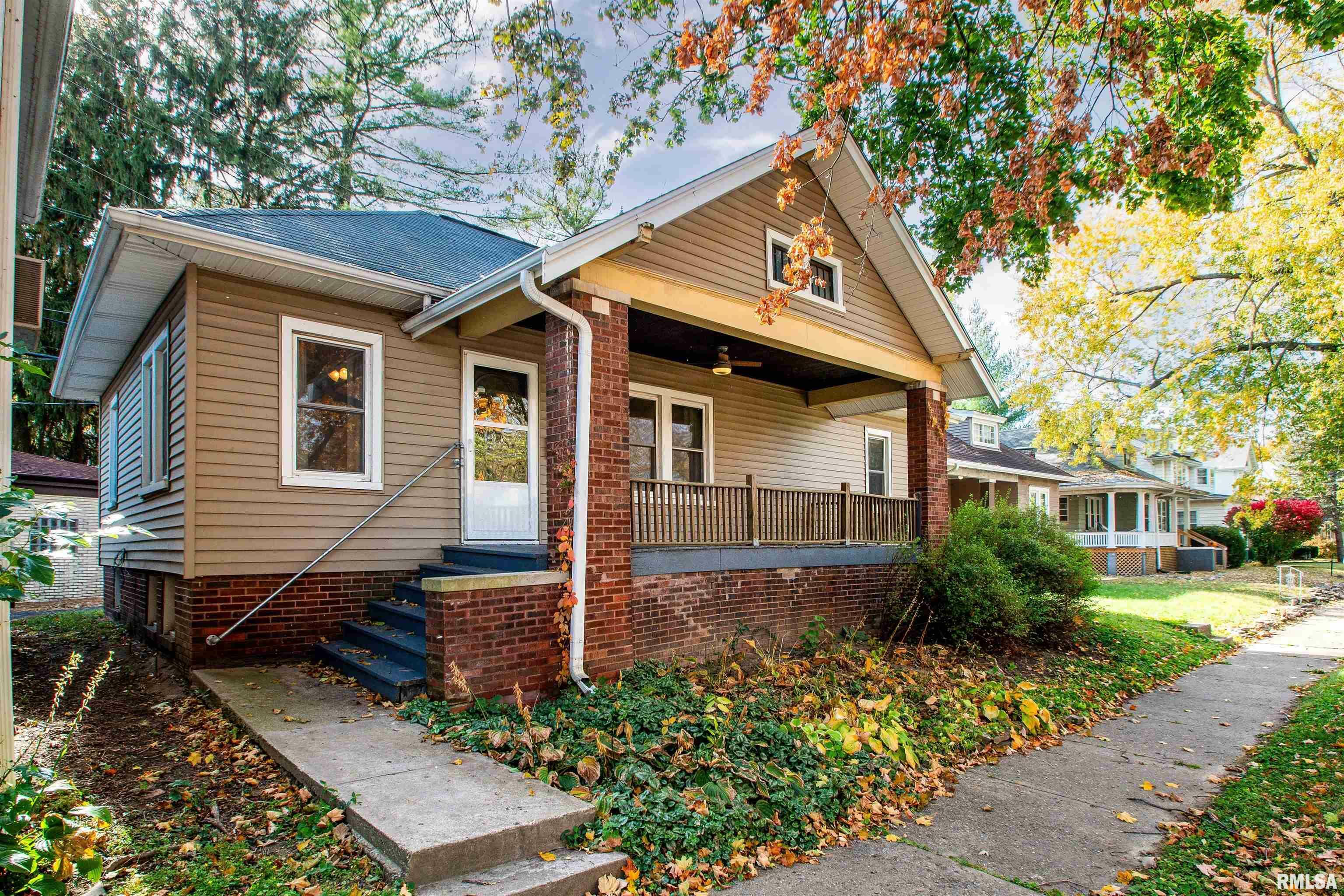 Property Photo:  1506 W Callender Avenue  IL 61606 