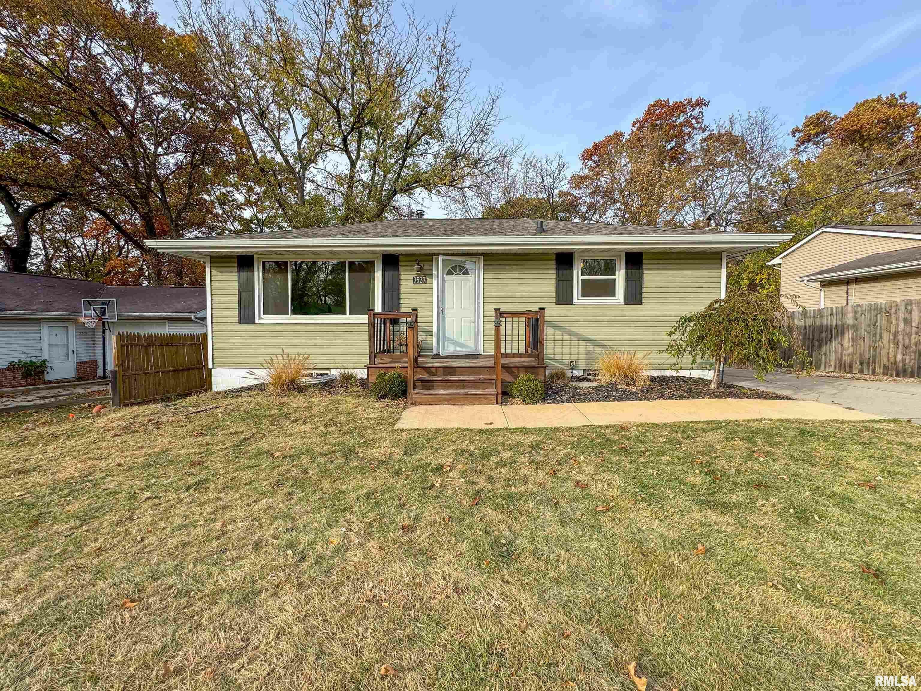 Property Photo:  3527 W Elmwood Court  IL 61615 