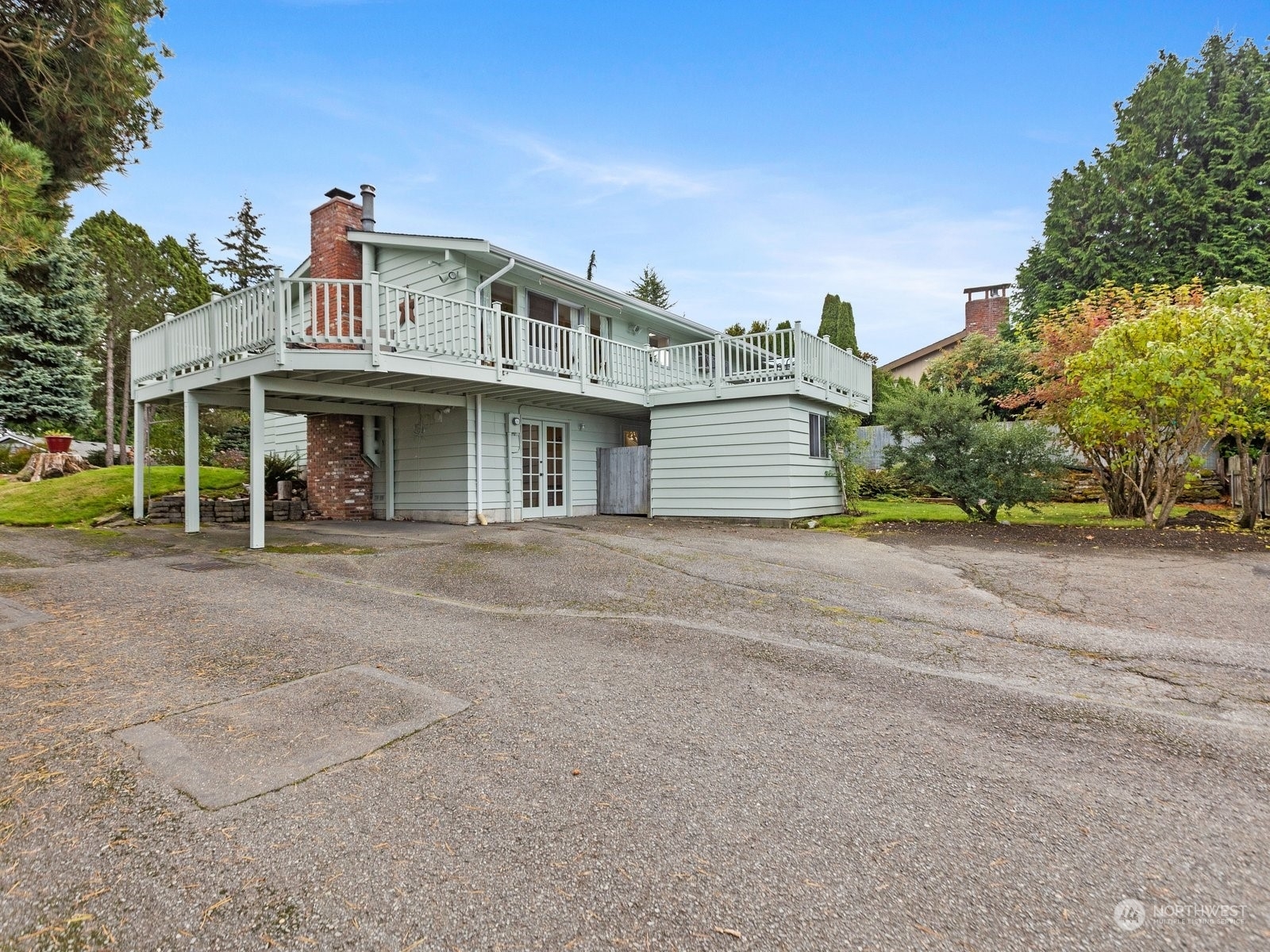 Property Photo:  358  Heather Road  WA 98203 