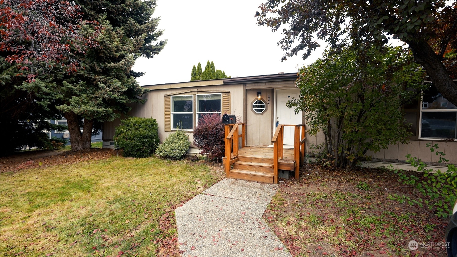 Property Photo:  1777 4th St SE  WA 98802 