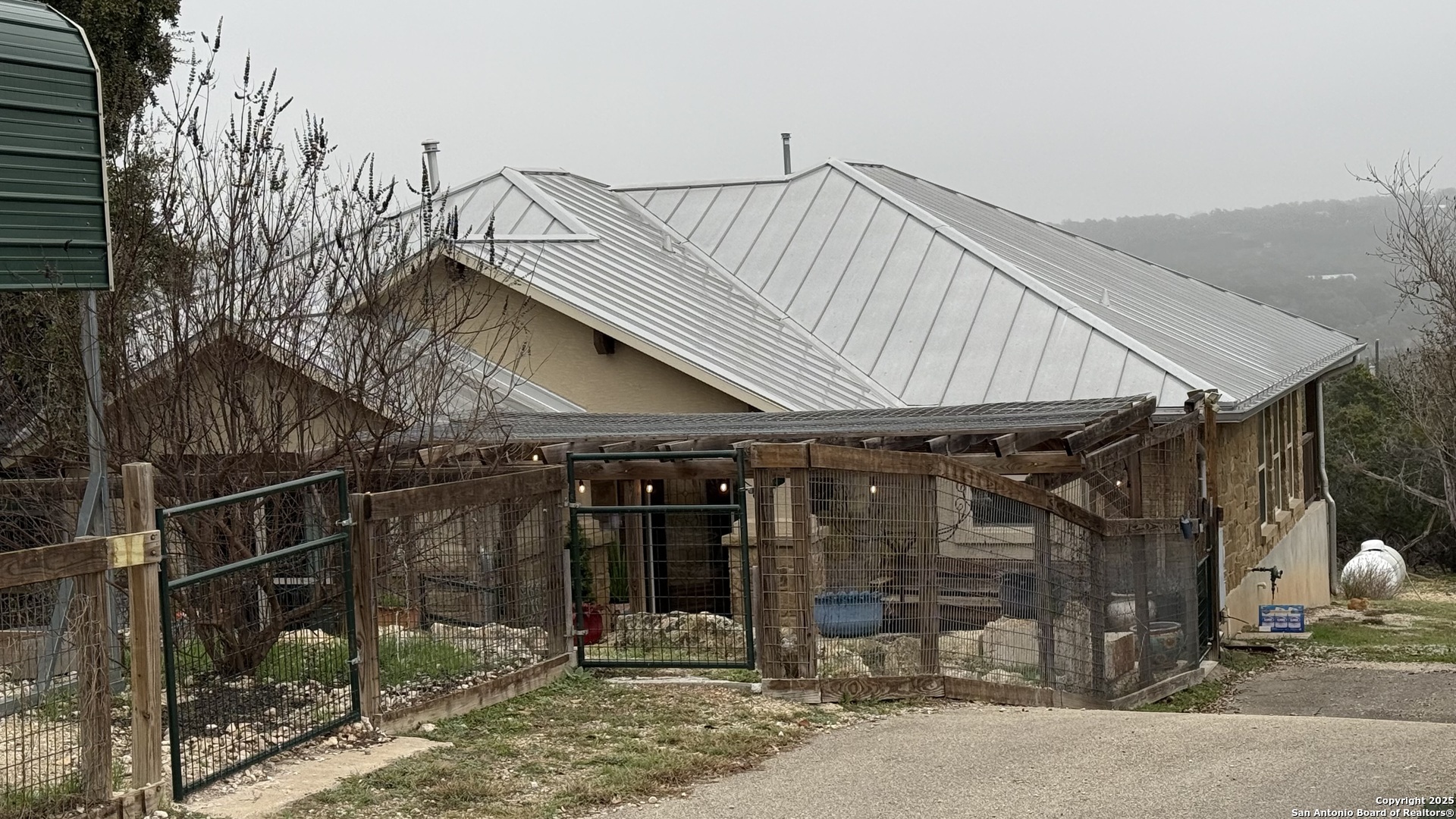 Property Photo: 1802 Cattail TX 78133