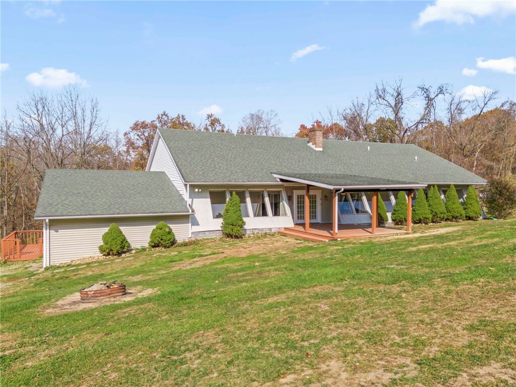 Property Photo:  1905 Vista Valley Rd  PA 15301 