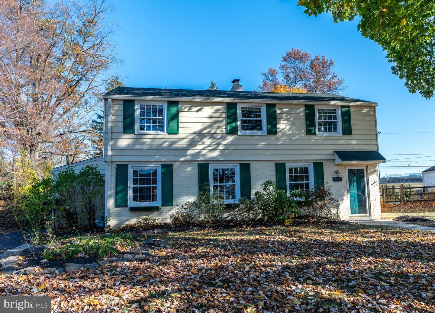 Property Photo:  4031 School House Ln  PA 19462 