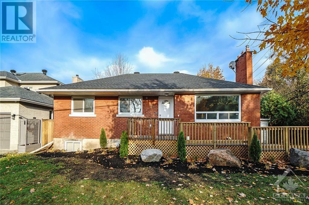 Property Photo:  29 Capilano Drive  ON K2E 6G5 