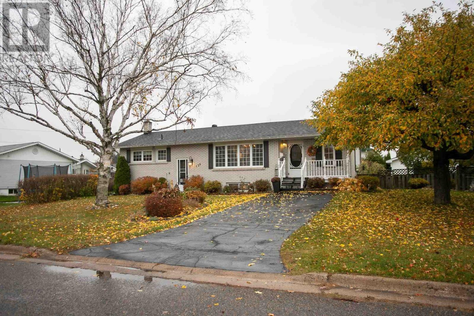 Property Photo:  126 Greenfield Dr  ON P6C 3T2 