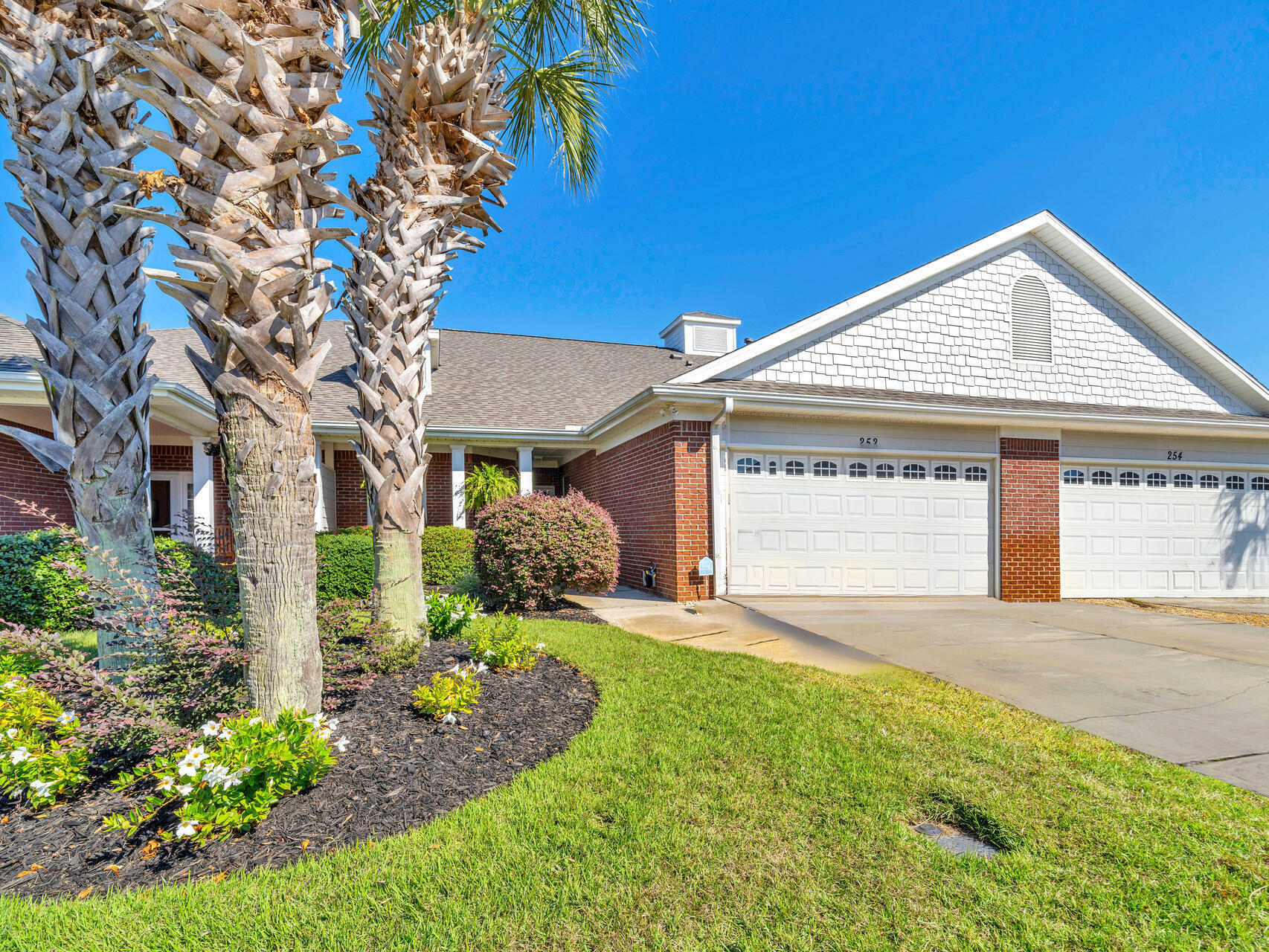 Property Photo:  252 Diamond Cove  FL 32541 