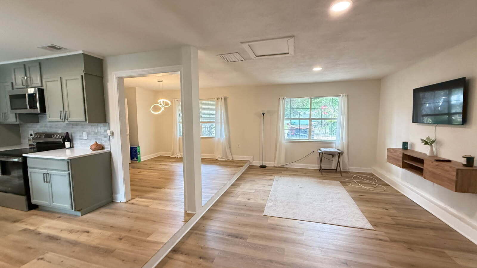 Property Photo: 215 NE Buck Drive FL 32548