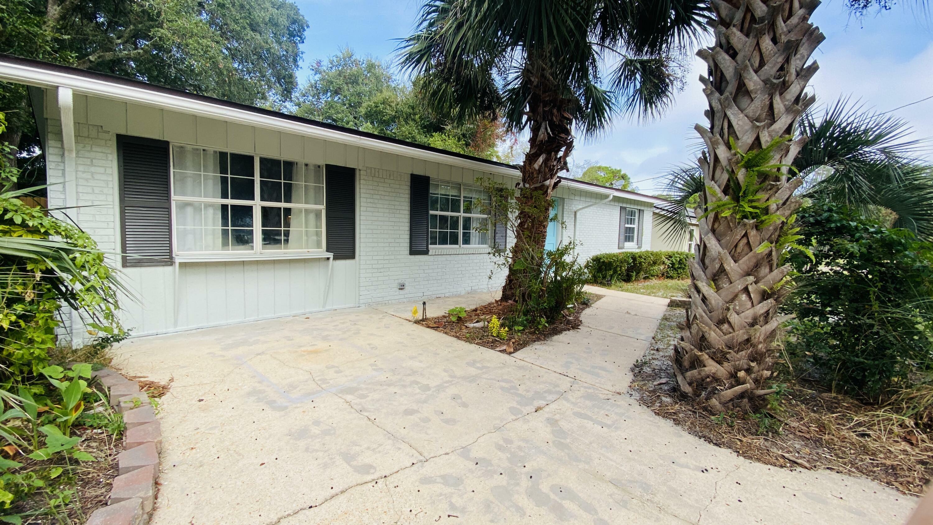 Property Photo:  215 NE Buck Drive  FL 32548 