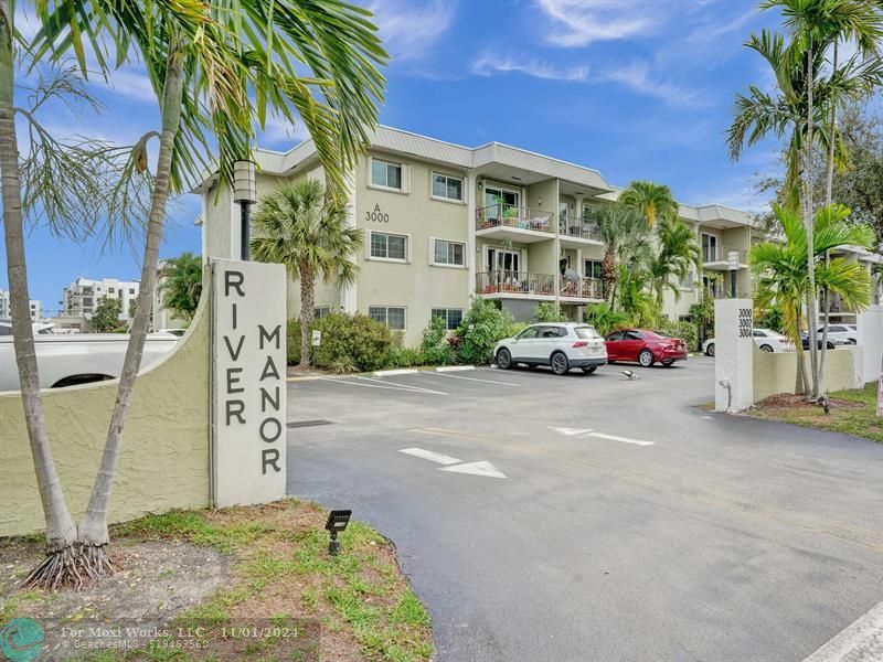 Property Photo:  3000 NE 5th Ter 309A  FL 33334 