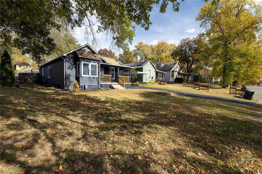 Property Photo:  780 Pennsylvania Street  KS 66048 