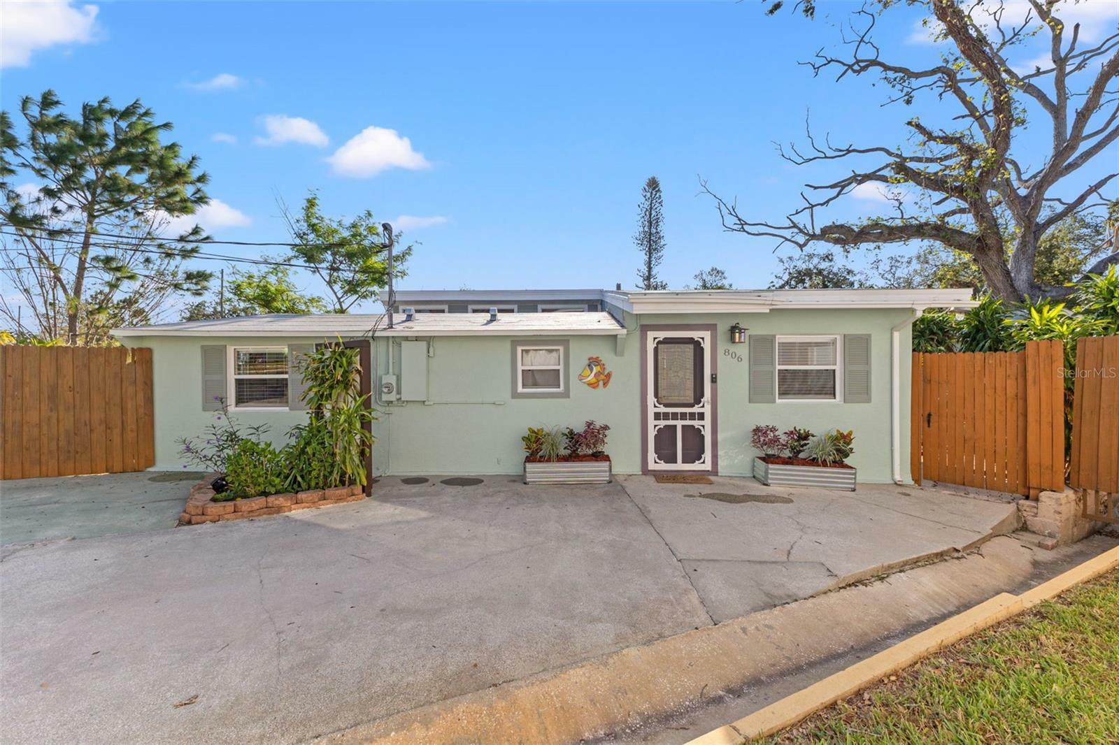 Property Photo:  806 Bamboo Drive S  FL 33707 