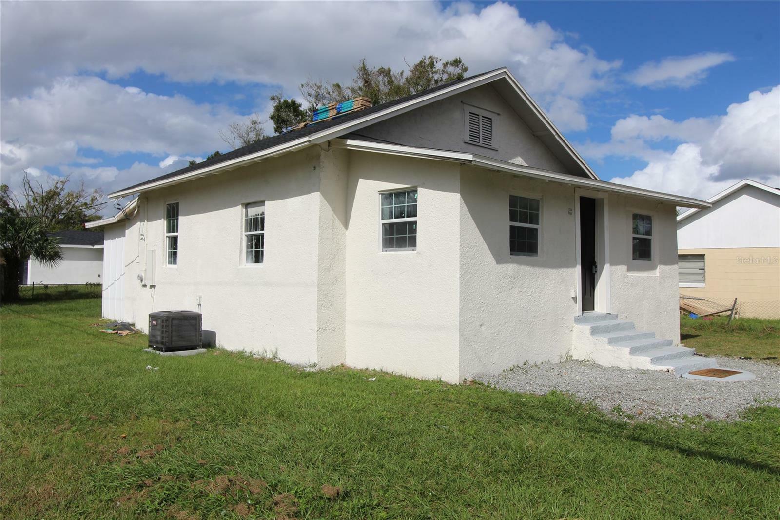 Property Photo: 828 Willie Mays Parkway FL 32811