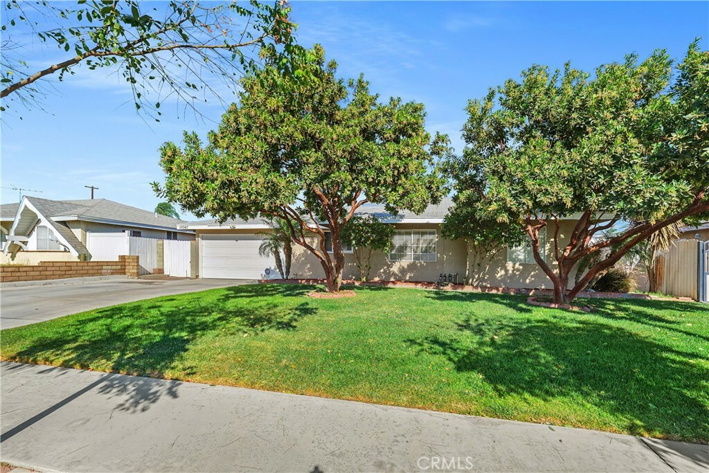 Property Photo:  10040 Hedrick Avenue  CA 92503 