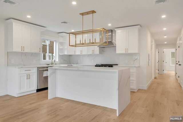 Property Photo:  310 Anderson Street 1  NJ 07601 