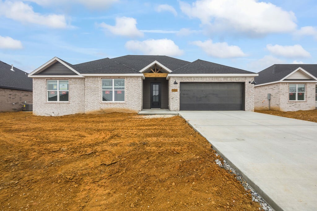 Property Photo: 7911 Range Avenue AR 72762