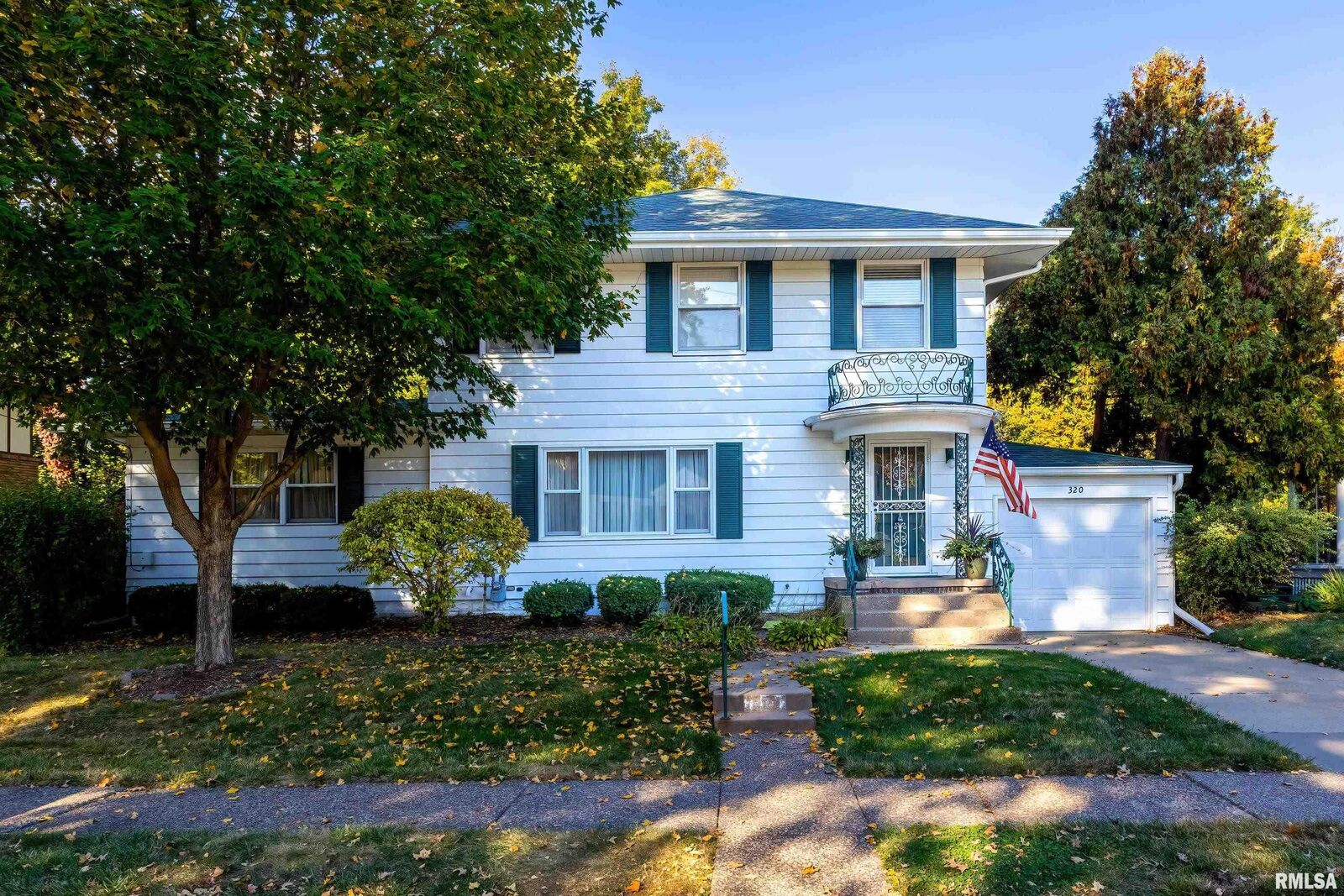 Property Photo:  320 Forest Road  IA 52803 