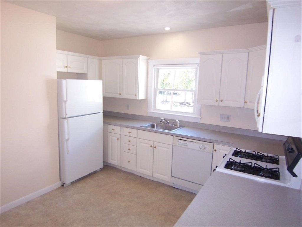 Property Photo:  111 Woerd Avenue 1  MA 02453 