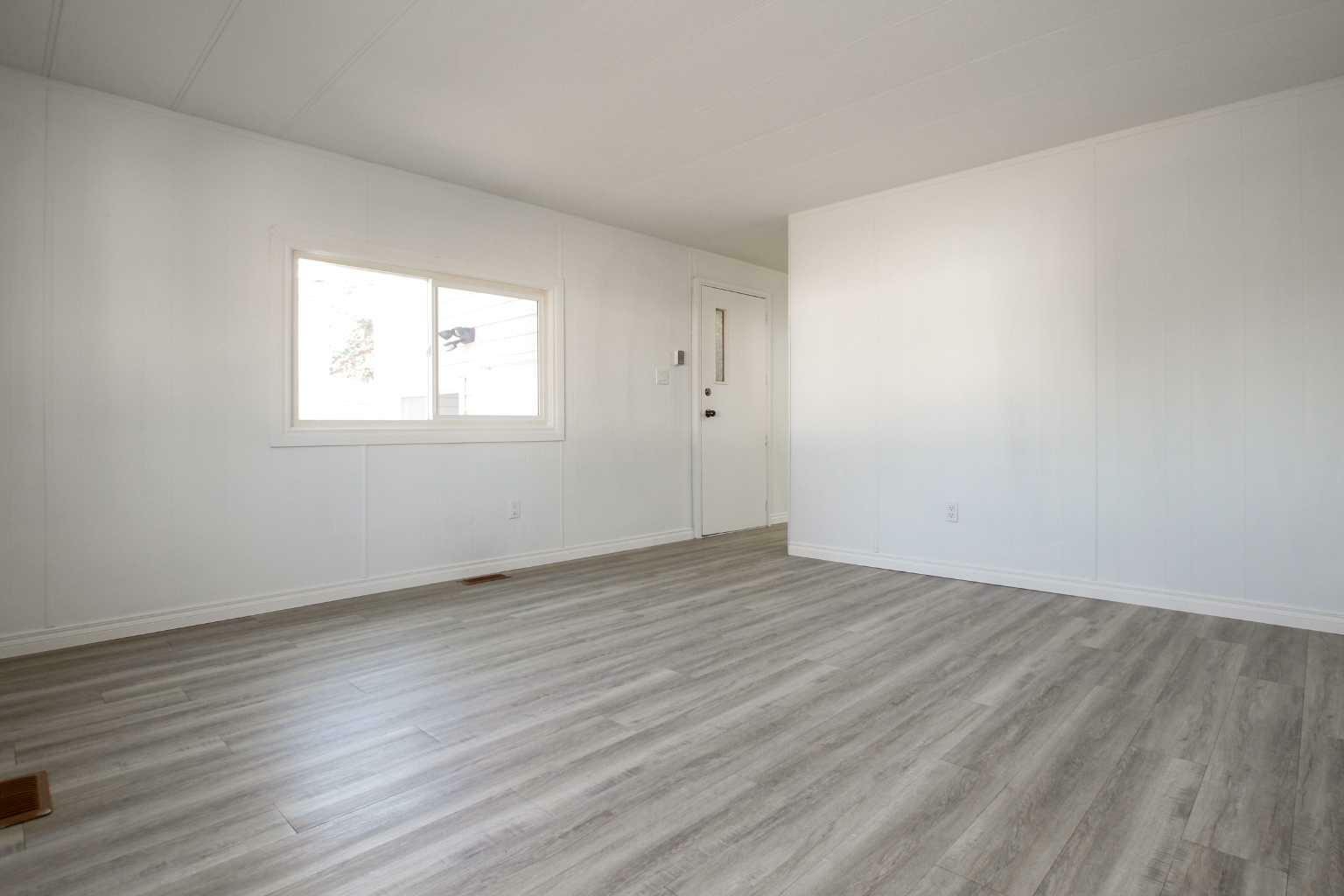 Property Photo:  28 Parkview Avenue  AB T4P 1K1 