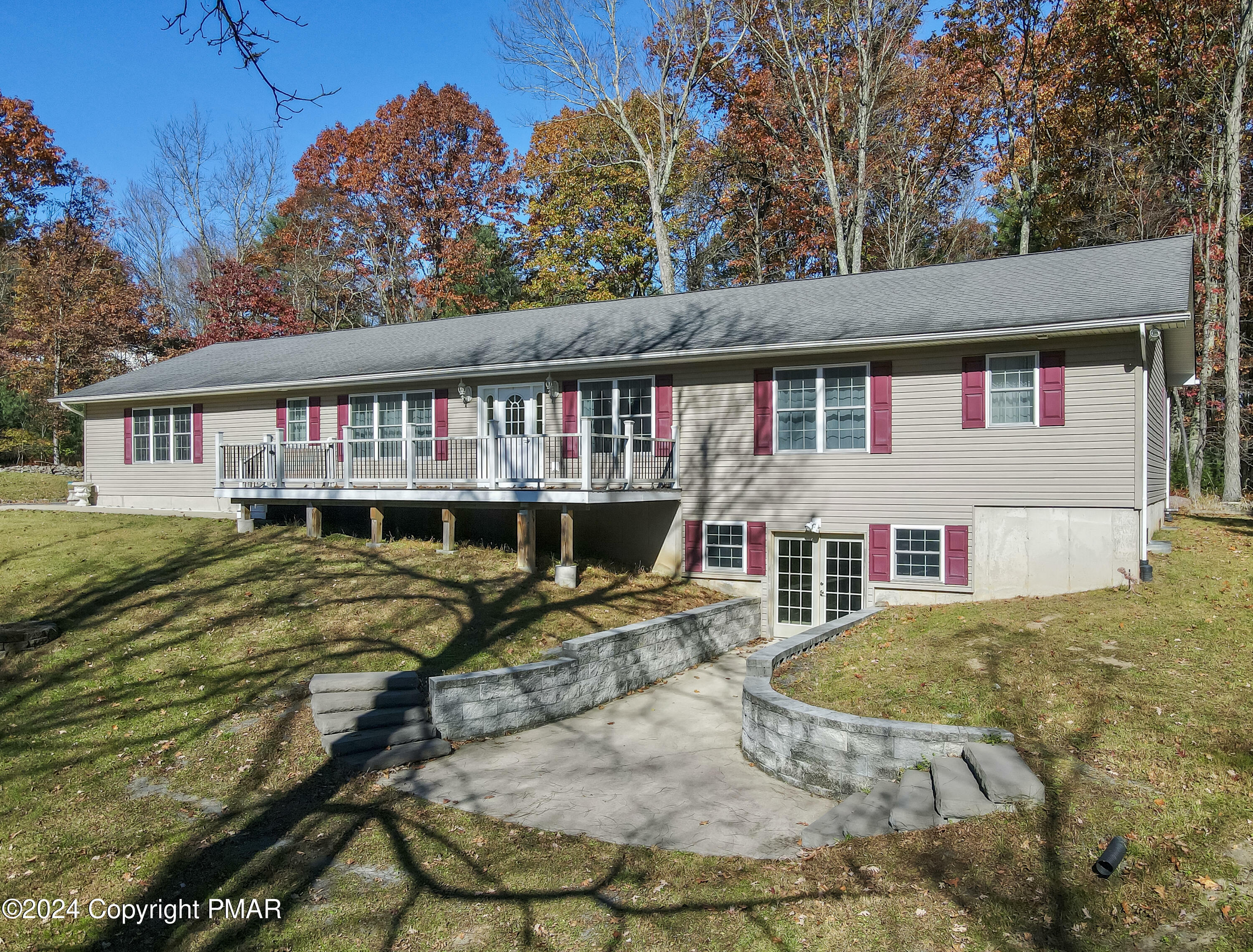 Property Photo:  141 Spruce Woods Road  PA 18360 