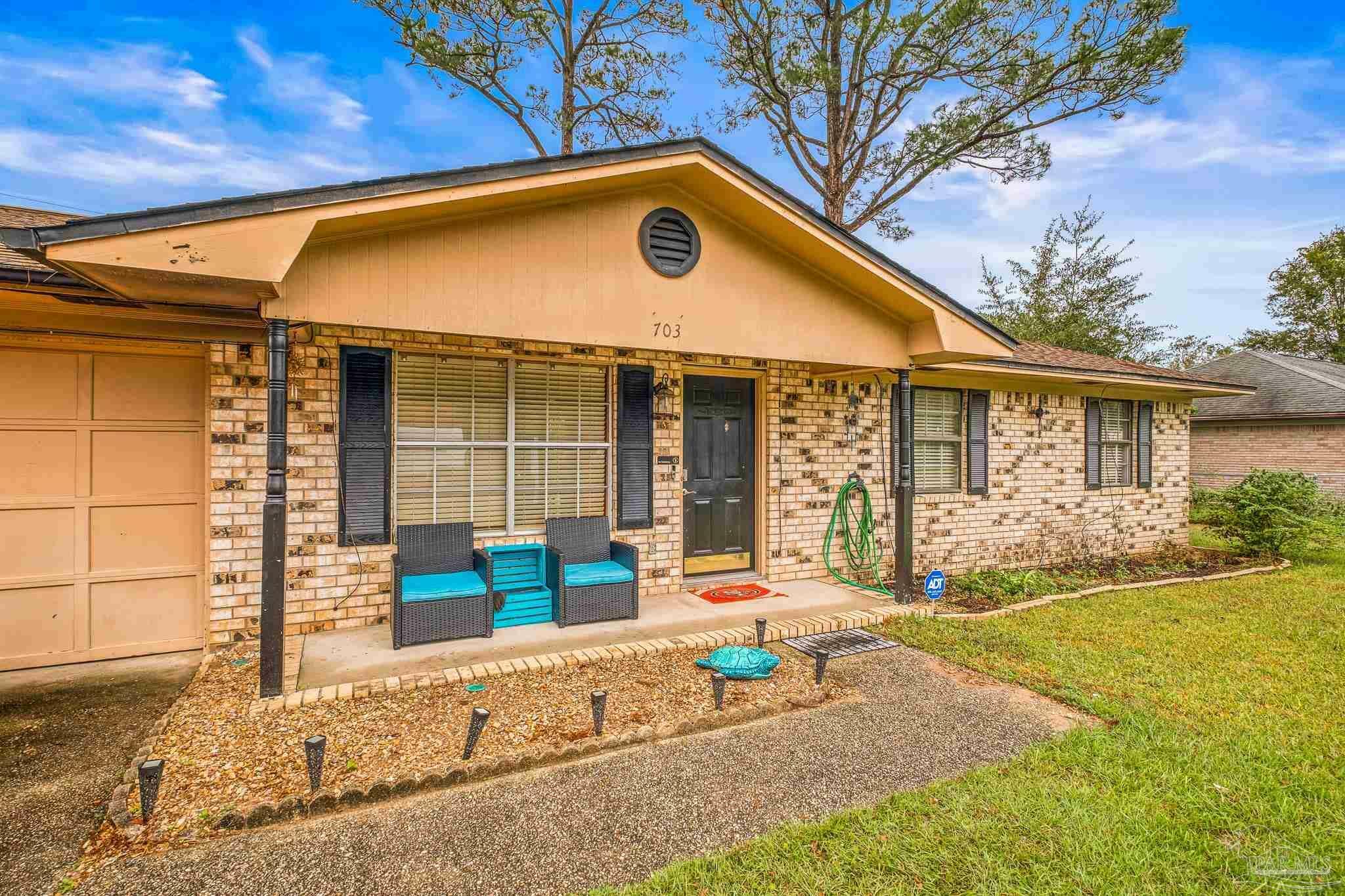 Property Photo:  703 Carondelay Dr  FL 32506 