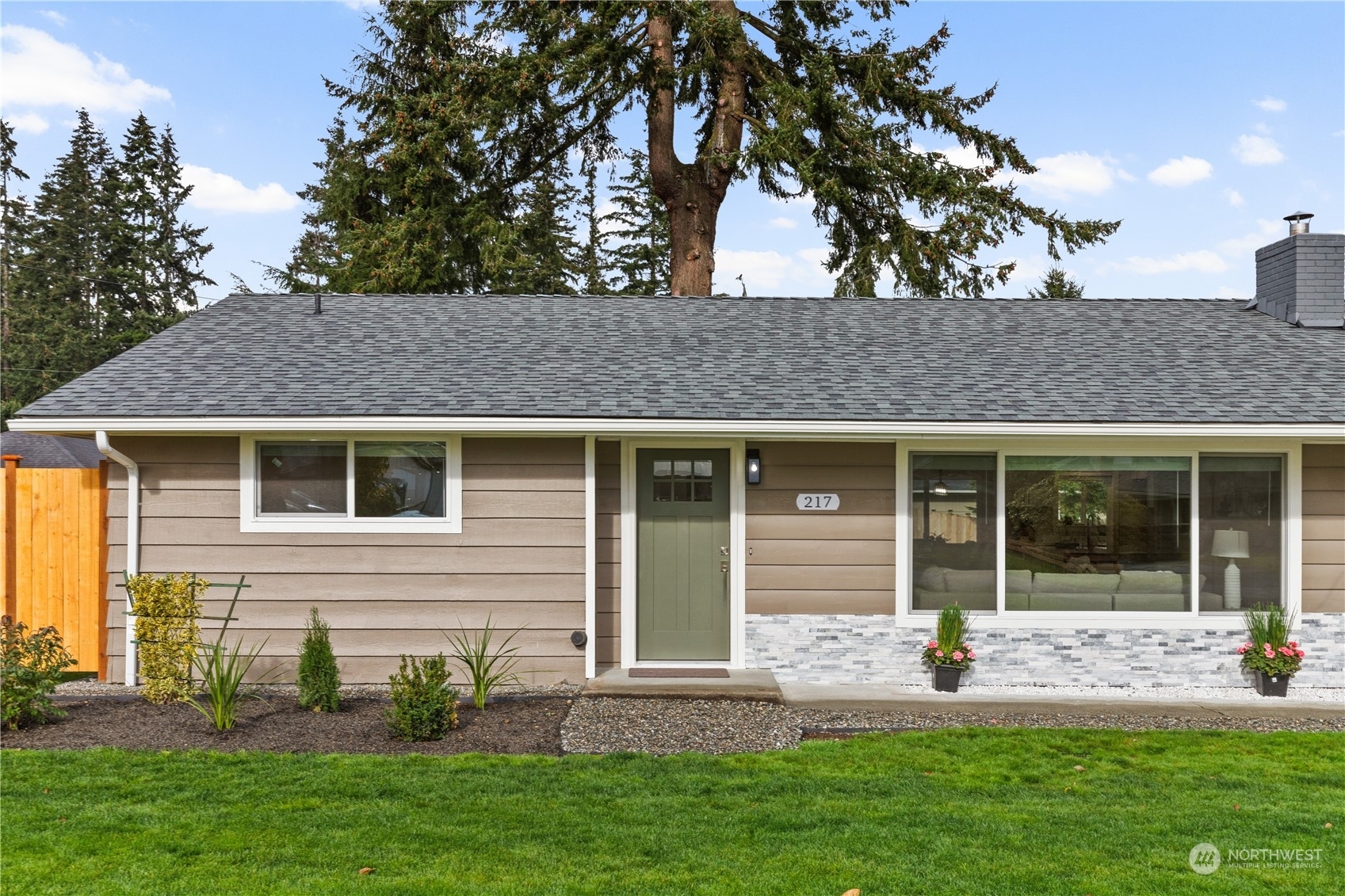 Property Photo:  217 78th Place SW  WA 98203 