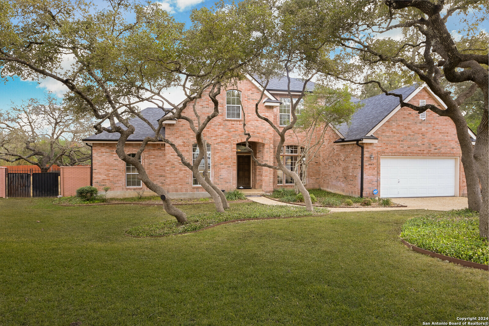 Property Photo:  1647 Thrush Court Circle  TX 78248 