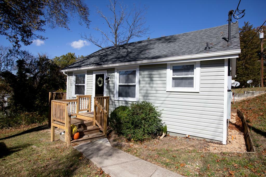 Property Photo:  121 S Bridge St  VA 23901 