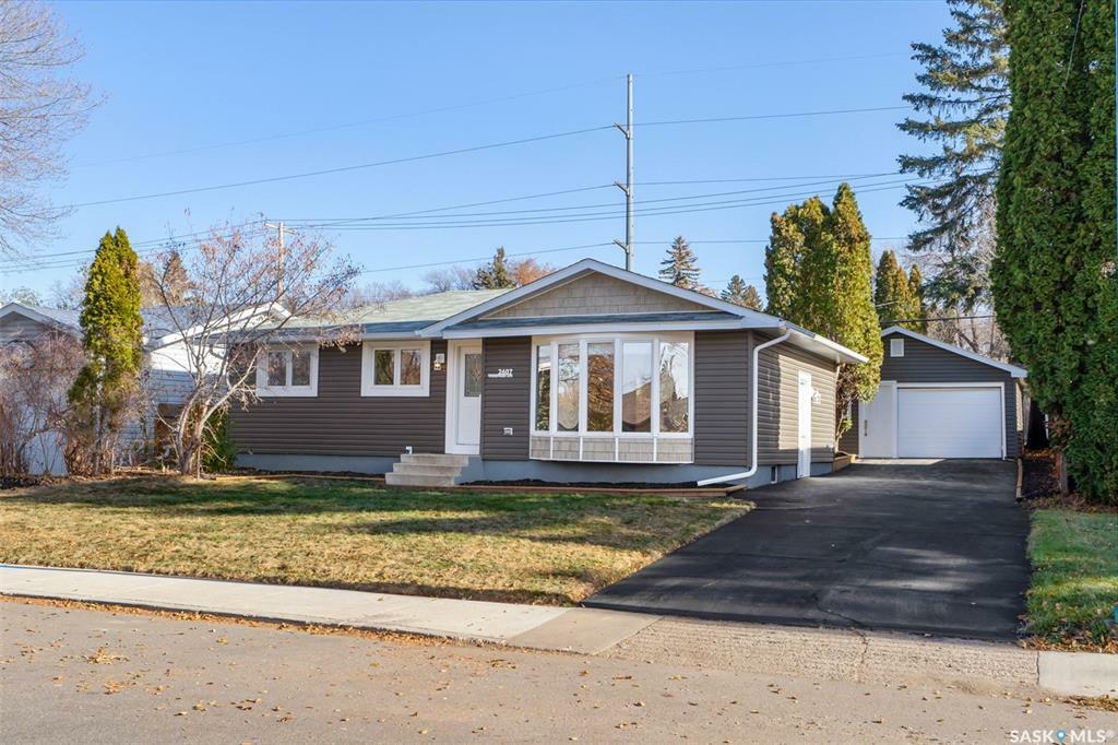 Property Photo:  2607 Woodward Avenue  SK S7J 2N7 