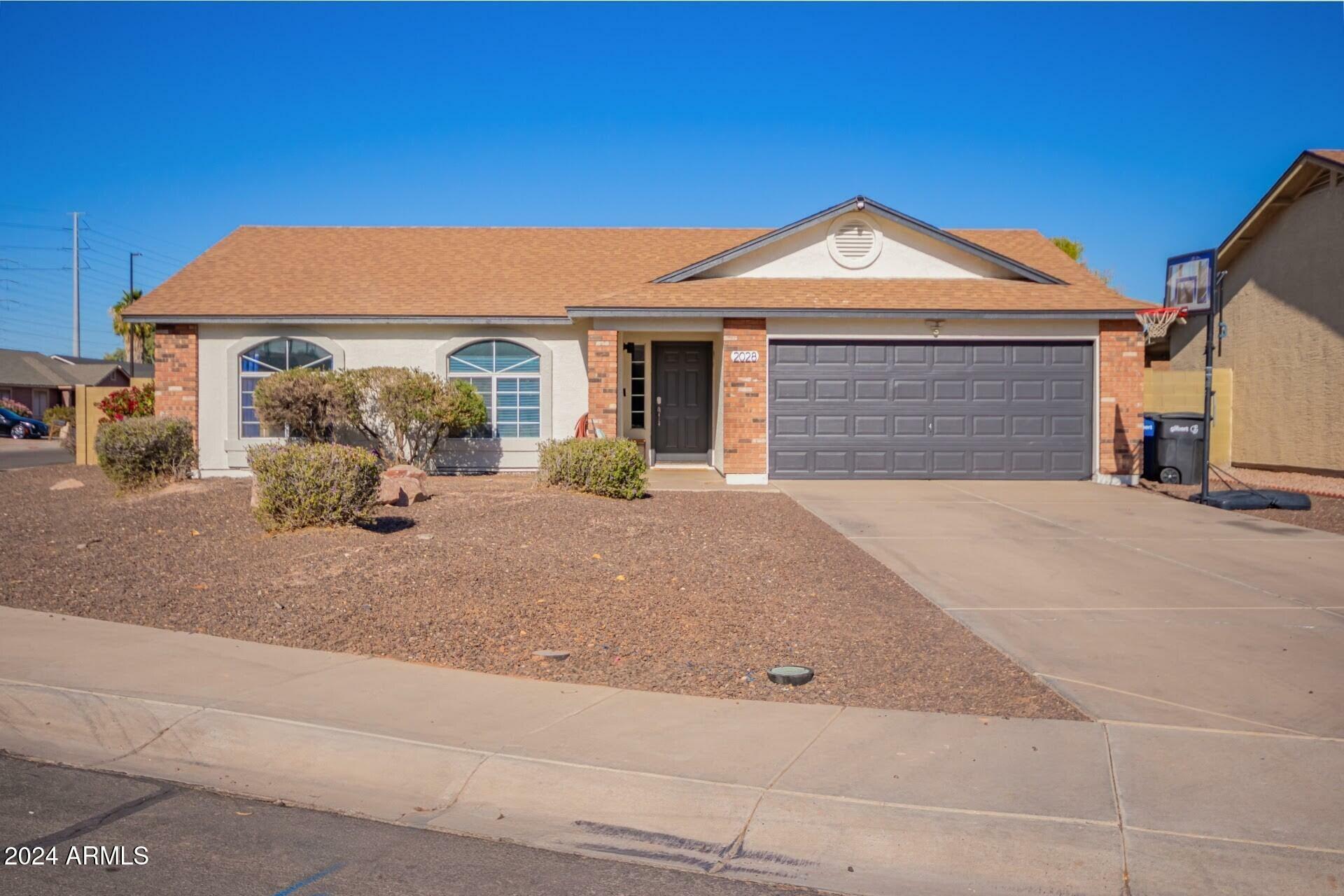 Property Photo:  2028 E Devon Road  AZ 85296 