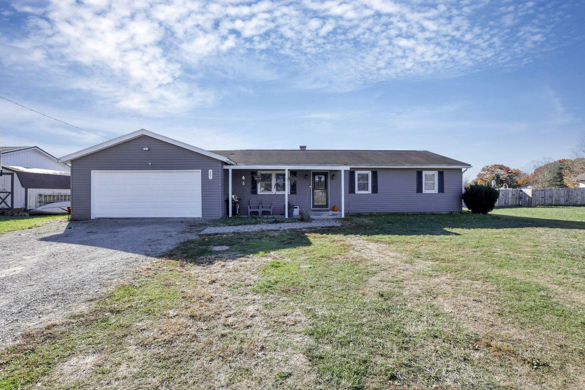 Property Photo:  261 Valley Drive NE  OH 43055 