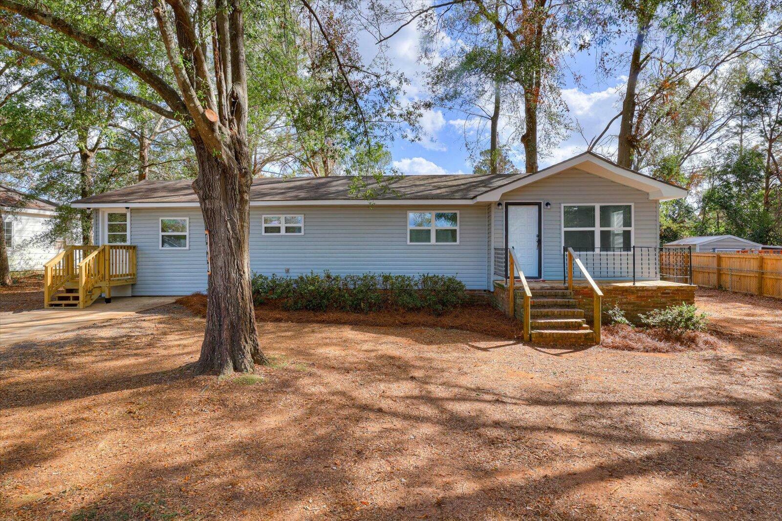 Property Photo:  1040 E Peachtree Street  GA 30434 