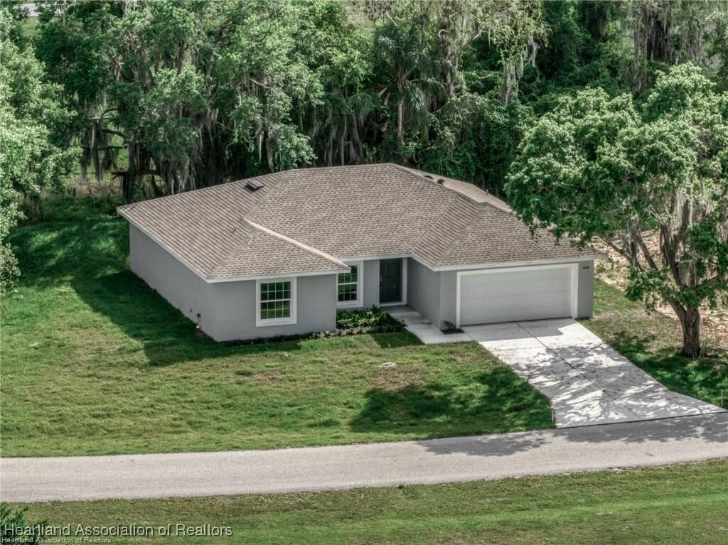 Property Photo:  6100 Aquavista Drive  FL 33876 