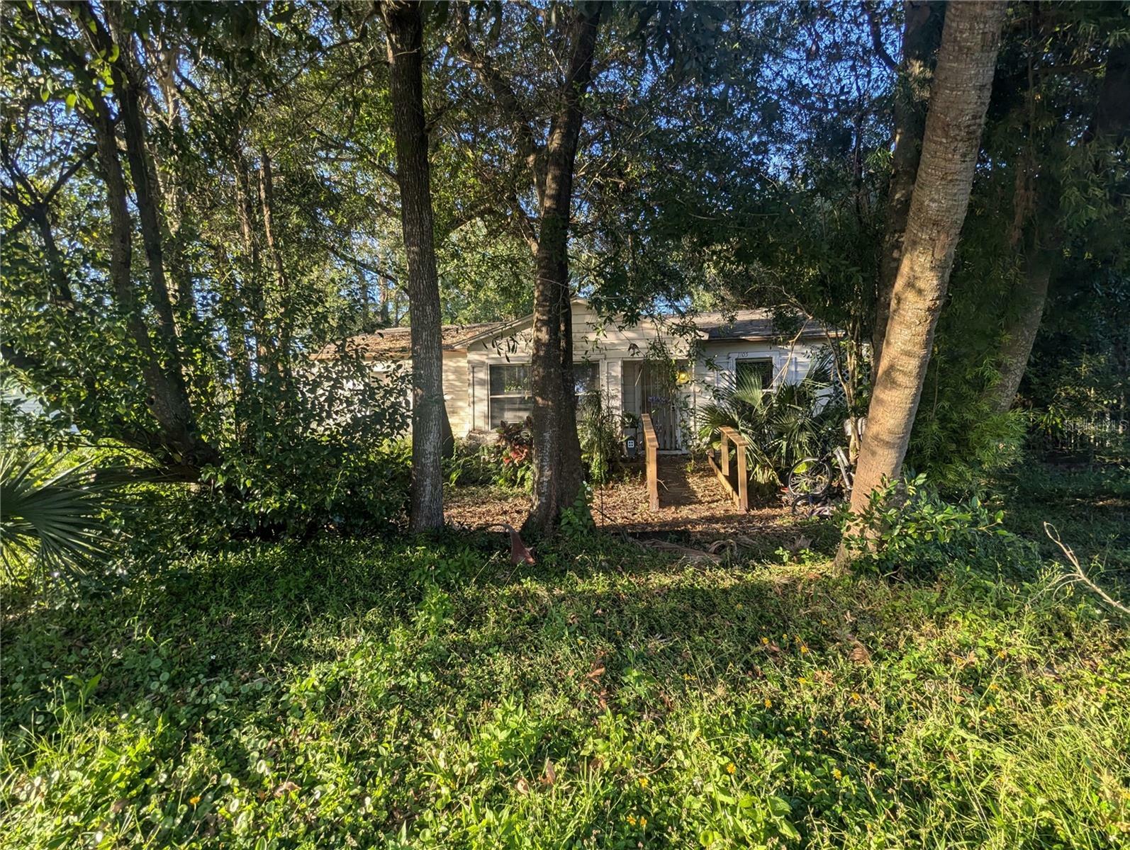 Property Photo:  1105 W Peninsular Street  FL 33603 