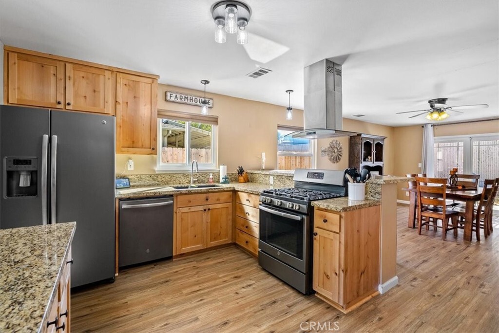 Property Photo: 1260 Lana Street CA 93446