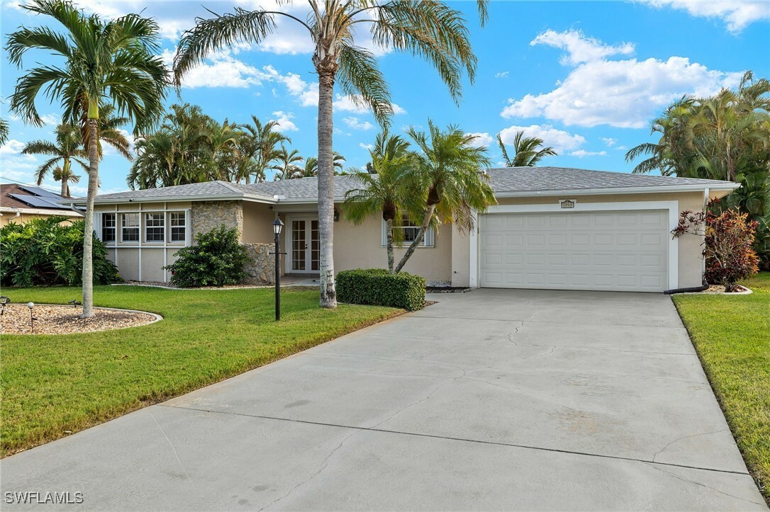 Property Photo:  1712 SE 28th Street  FL 33904 