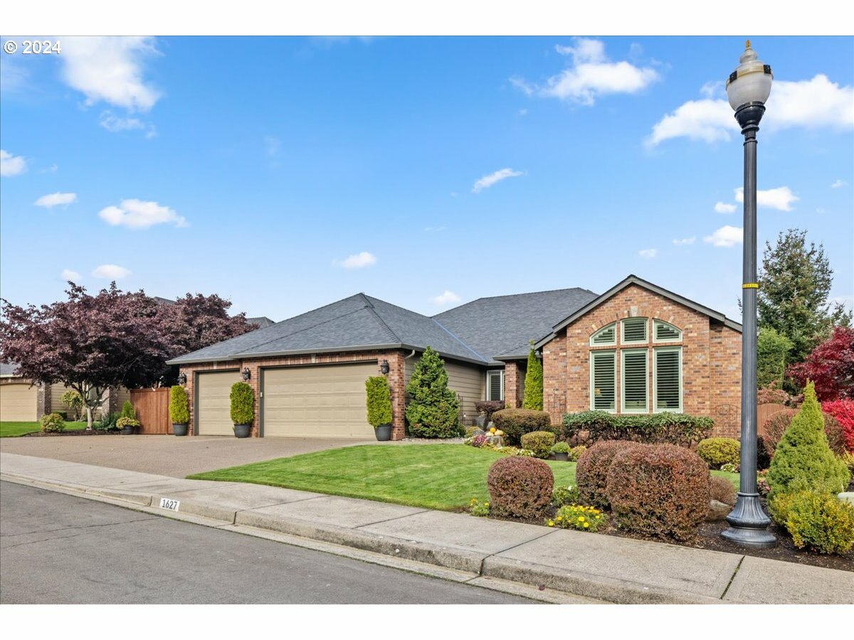 1627 NW 35th Cir  Camas WA 98607 photo