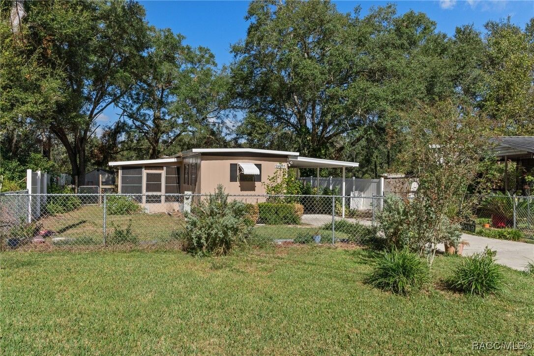Property Photo:  8059 E Southlake Drive  FL 34436 