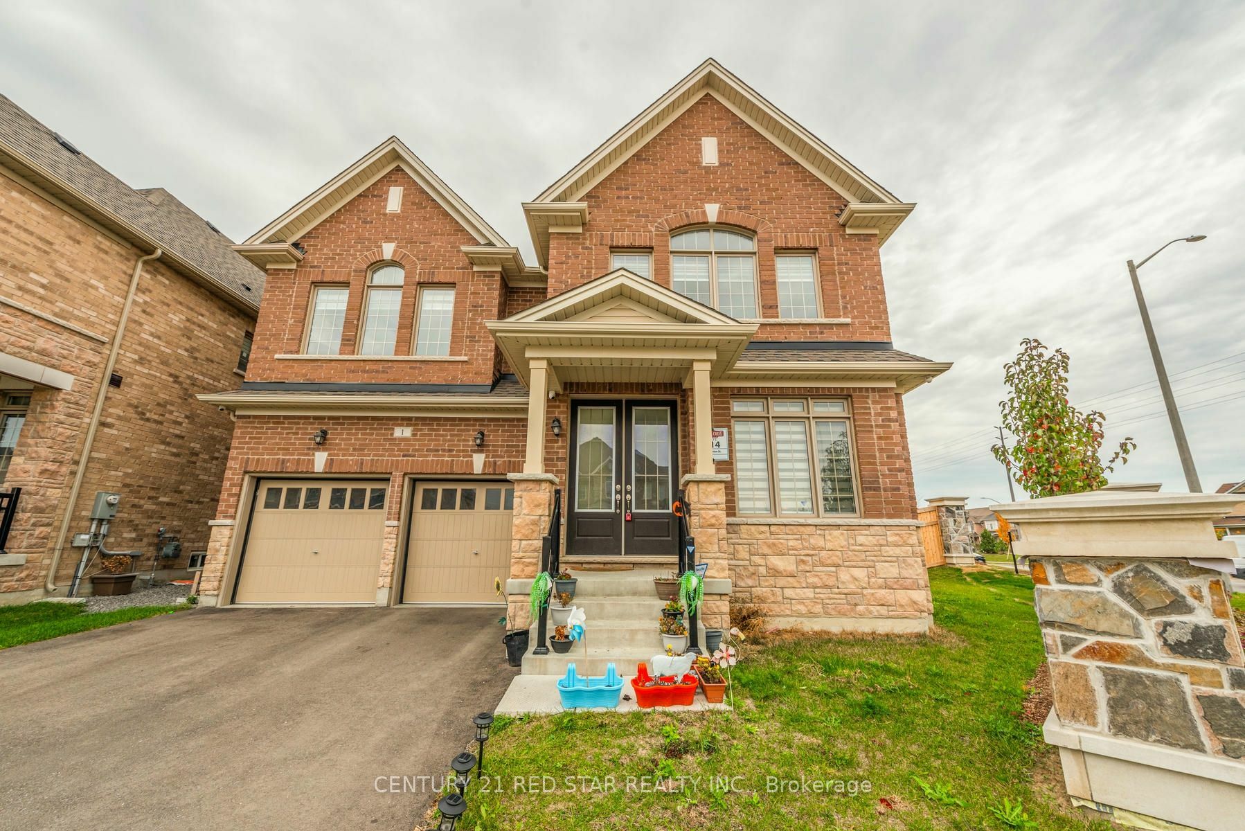 Property Photo:  1 Goodview Dr  ON L6R 4C5 