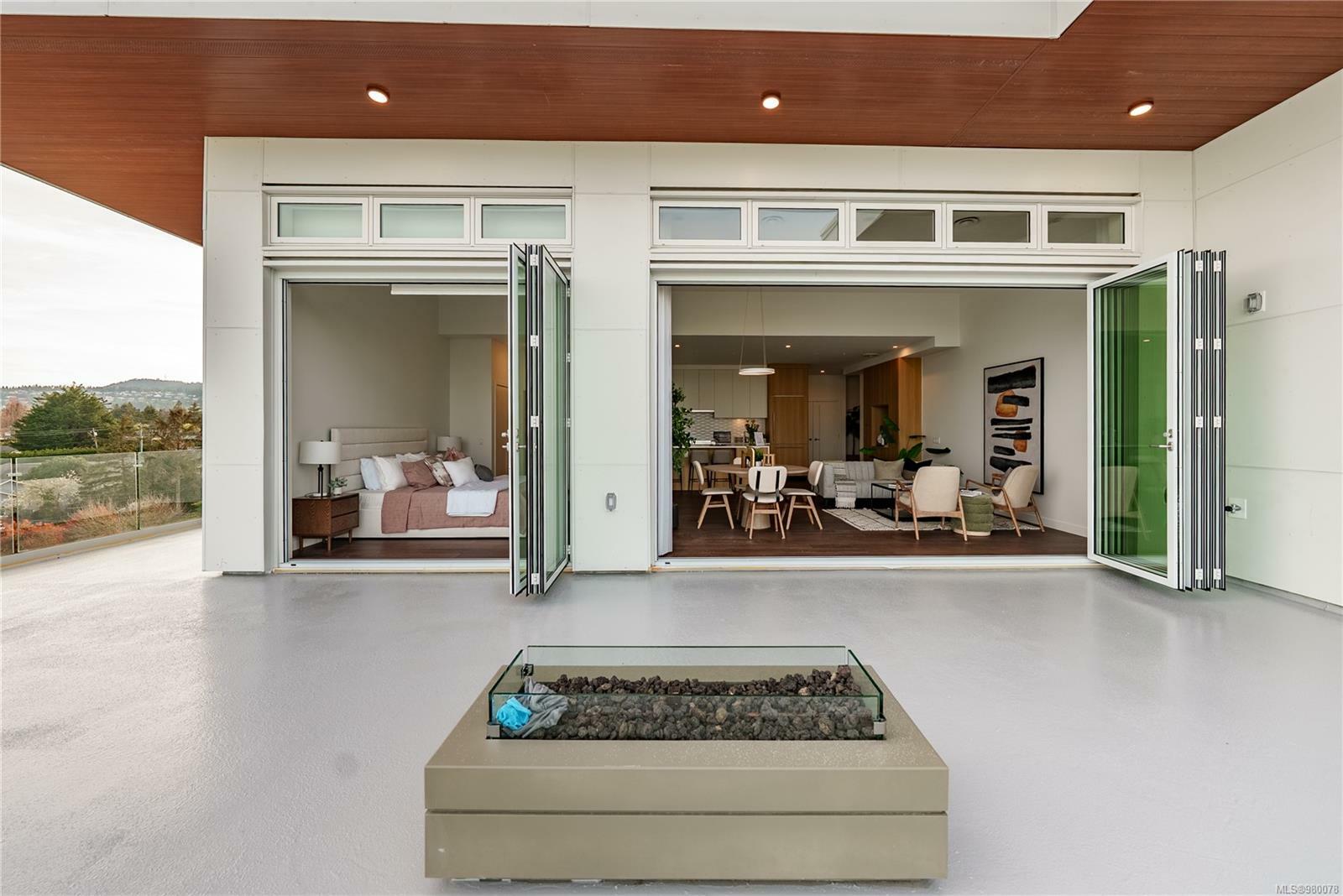 Property Photo: 9570 Fifth St 401 BC V8L 2W5