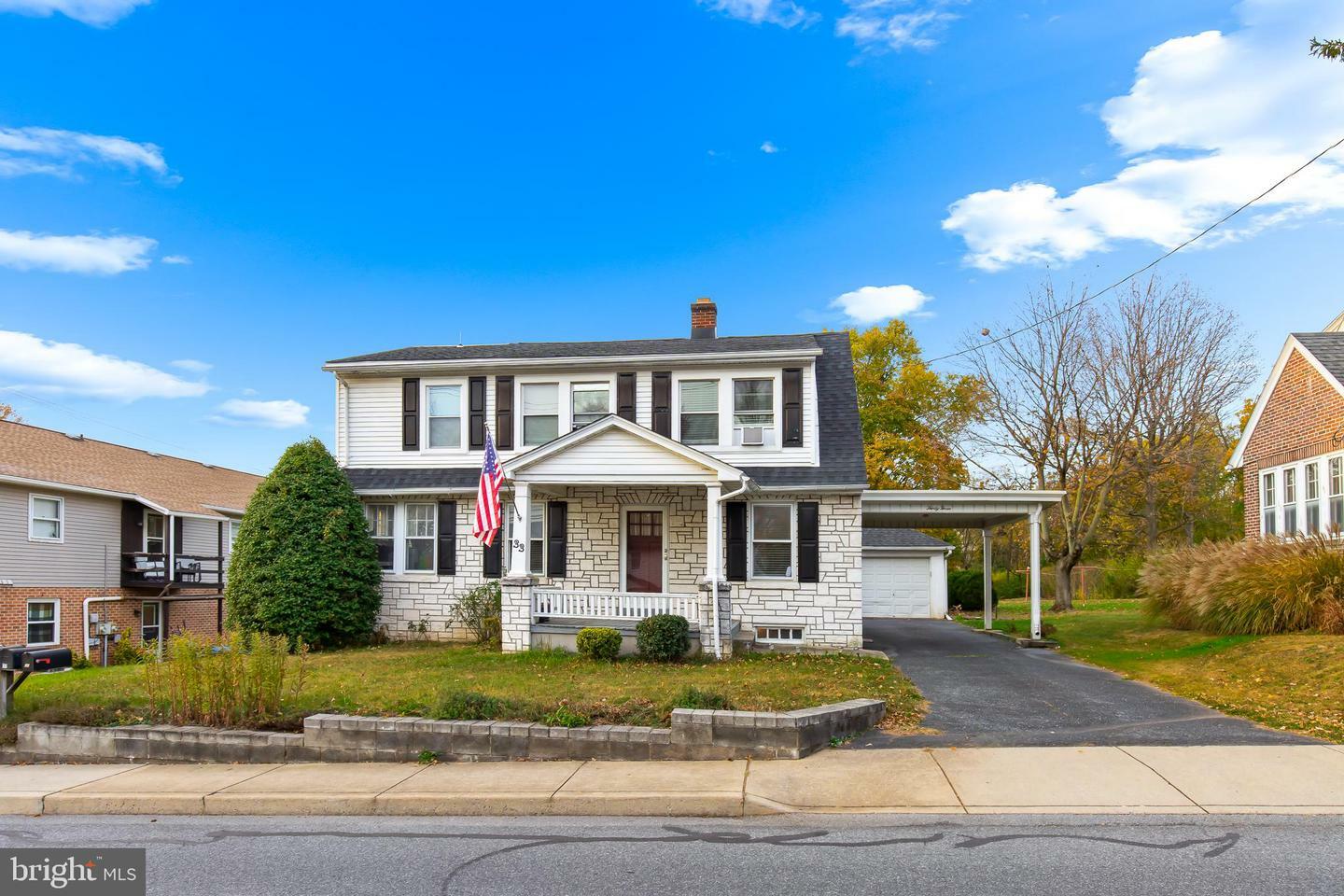 Property Photo:  33 Akron Road  PA 17522 