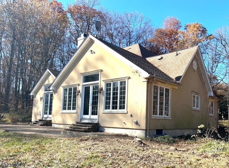 Property Photo:  15 Cliffwood Rd  NJ 07930 