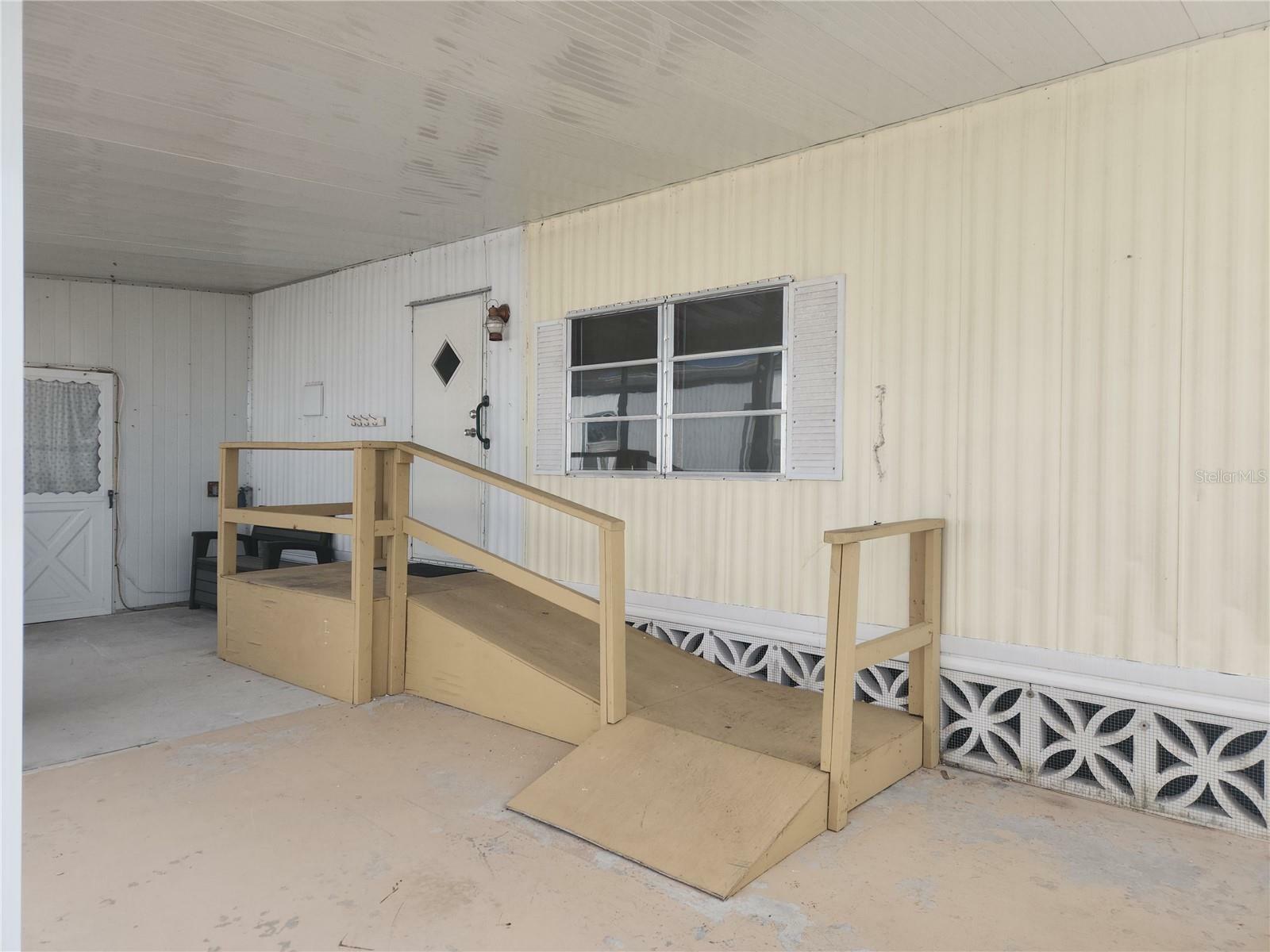 Property Photo: 5524 Holiday Park Boulevard FL 34287