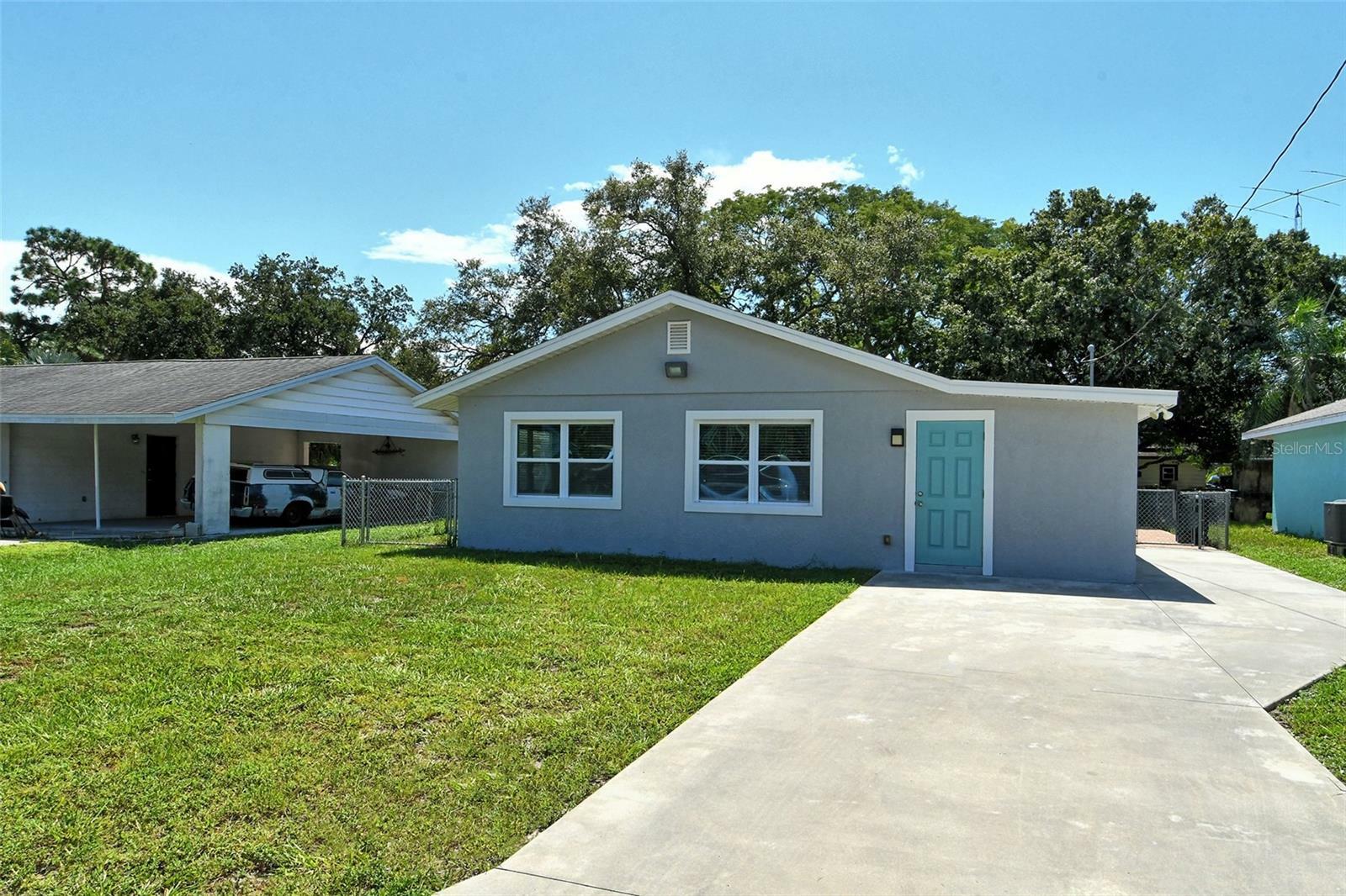 Property Photo:  518 36th Avenue E  FL 34208 