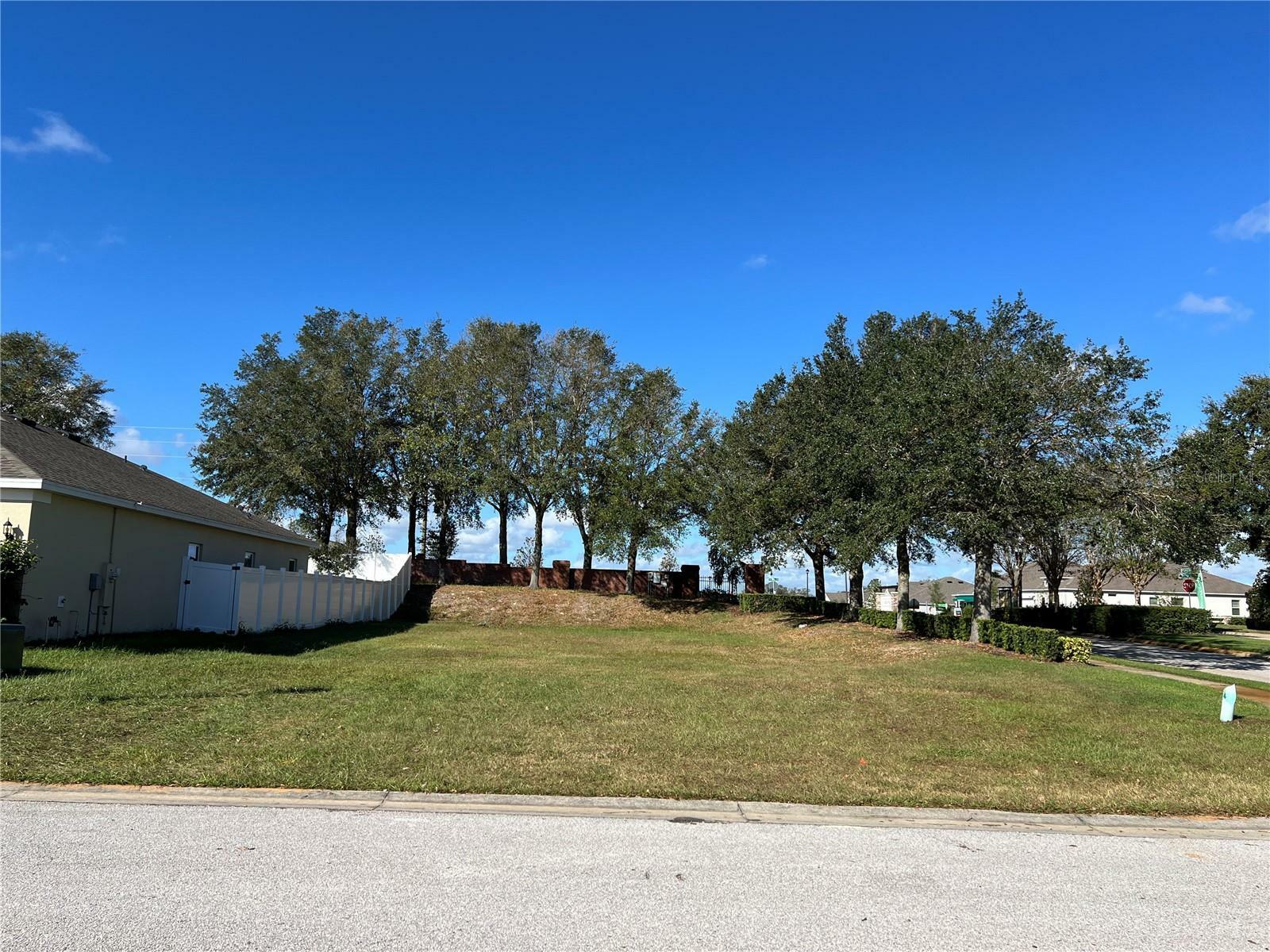 Property Photo:  1211 Stratton Avenue  FL 34736 