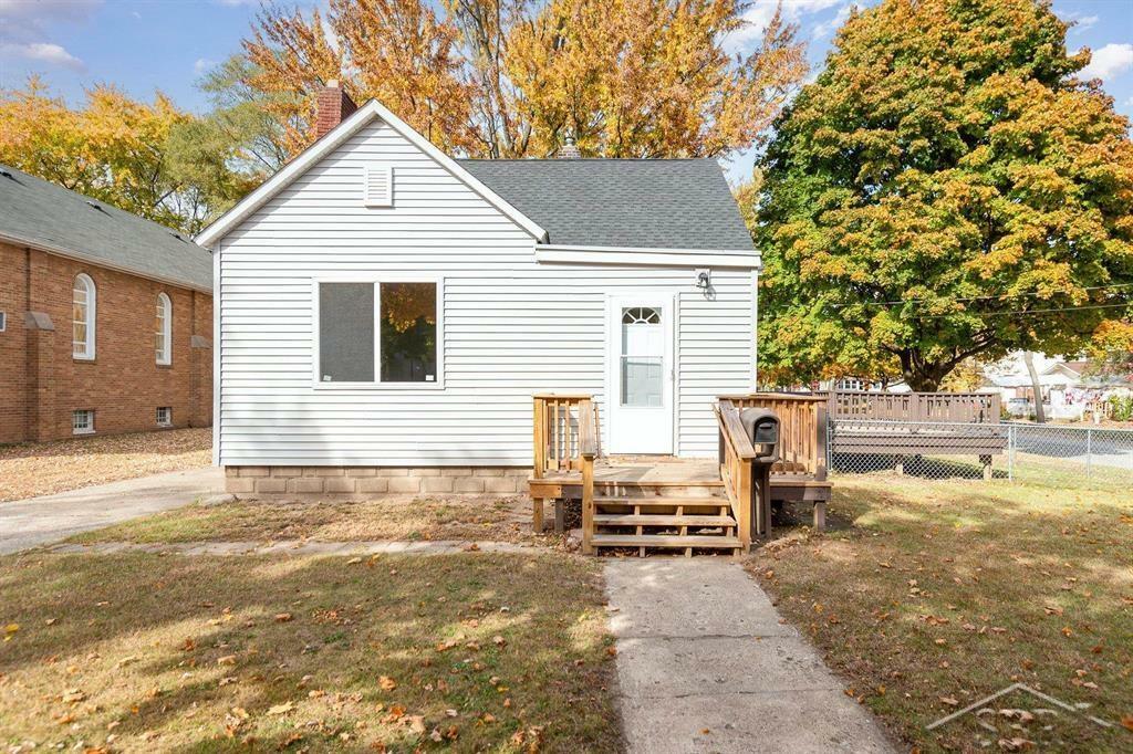 Property Photo:  615 Mill Street  MI 48640 