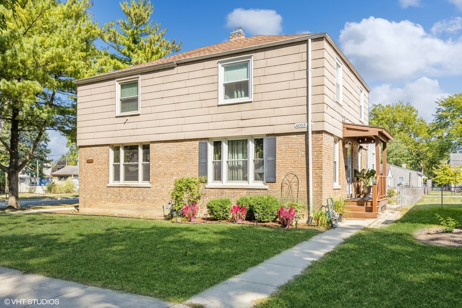 Property Photo:  4003 Raymond Avenue  IL 60513 